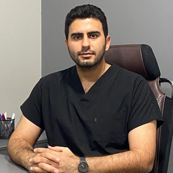دکتر آرین عزیزی